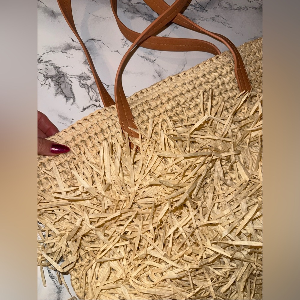Large Straw Tote - Picture 4 of 5